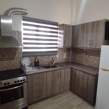 Cosy Apartment In Relaxed Neighbourhood Amarynthos Buitenkant foto
