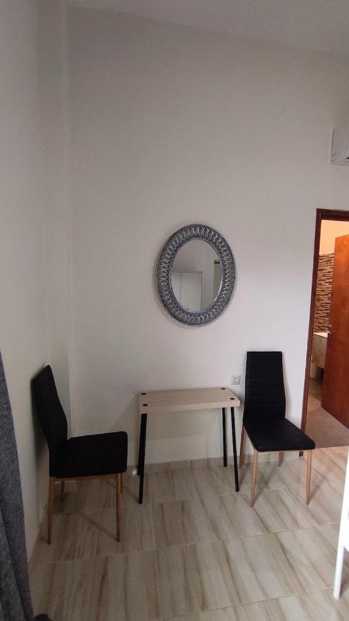 Cosy Apartment In Relaxed Neighbourhood Amarynthos Buitenkant foto