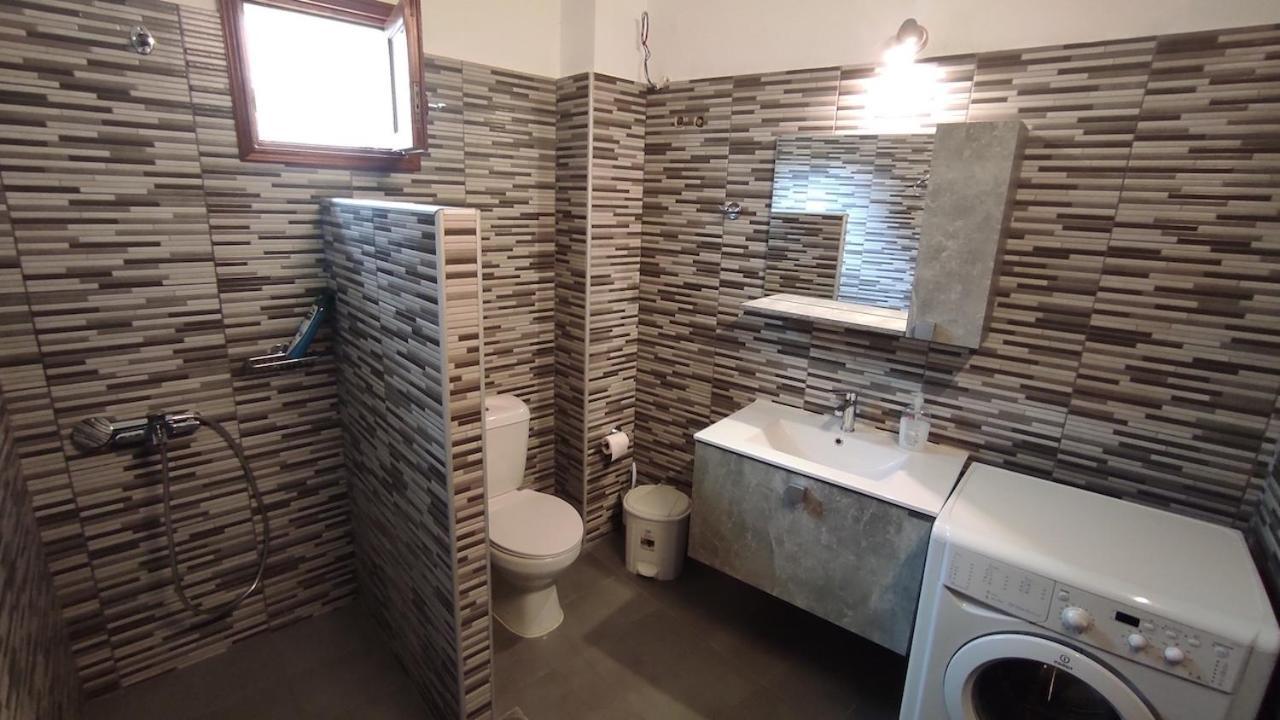 Cosy Apartment In Relaxed Neighbourhood Amarynthos Buitenkant foto