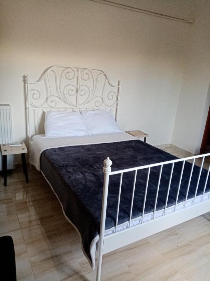 Cosy Apartment In Relaxed Neighbourhood Amarynthos Buitenkant foto